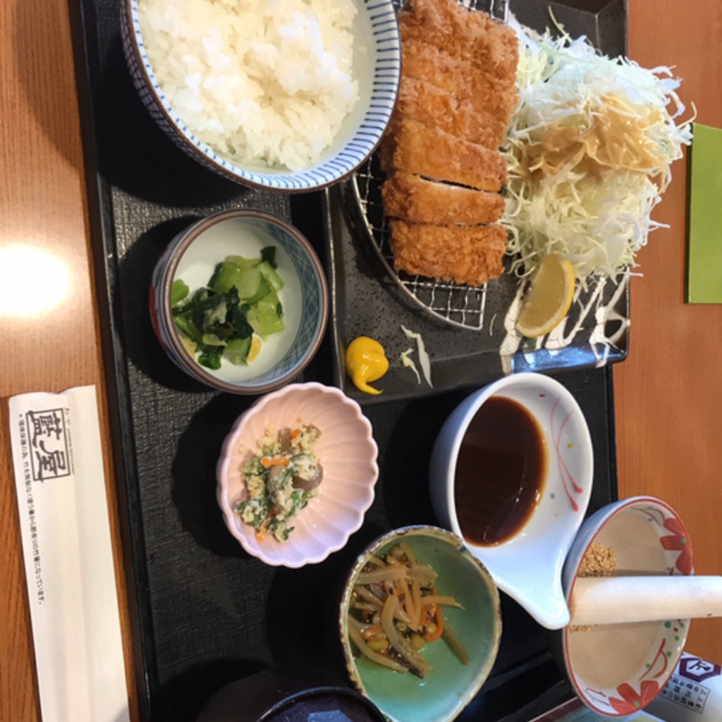 ユーザーが投稿したひれかつ刺身膳の写真 - 実際訪問したユーザーが直接撮影して投稿した上河内和食 / 日本料理藍屋 海老名上河内店の写真