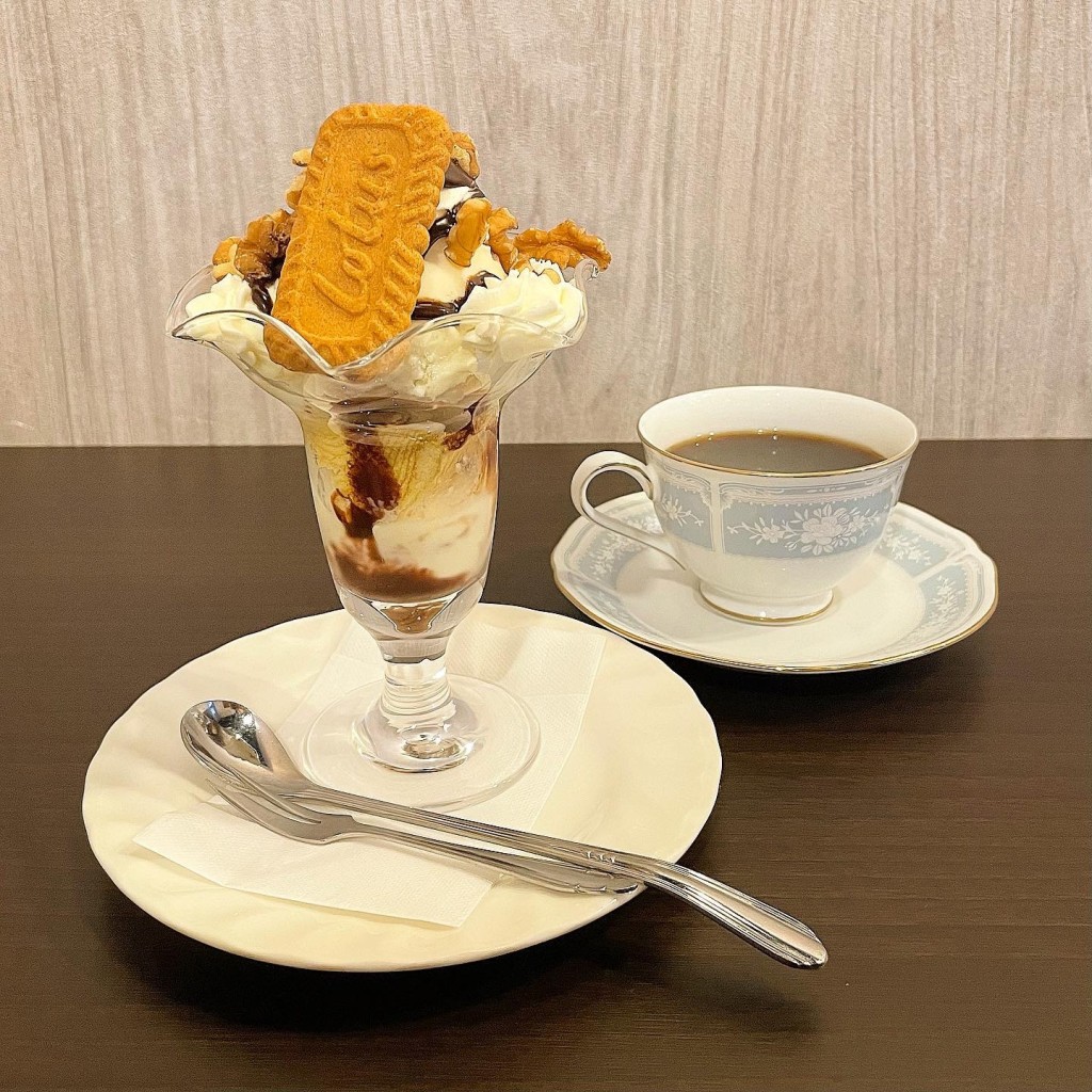 ユーザーが投稿したチョコレートパフェセットの写真 - 実際訪問したユーザーが直接撮影して投稿した東高砂町喫茶店恵比寿屋喫茶店の写真