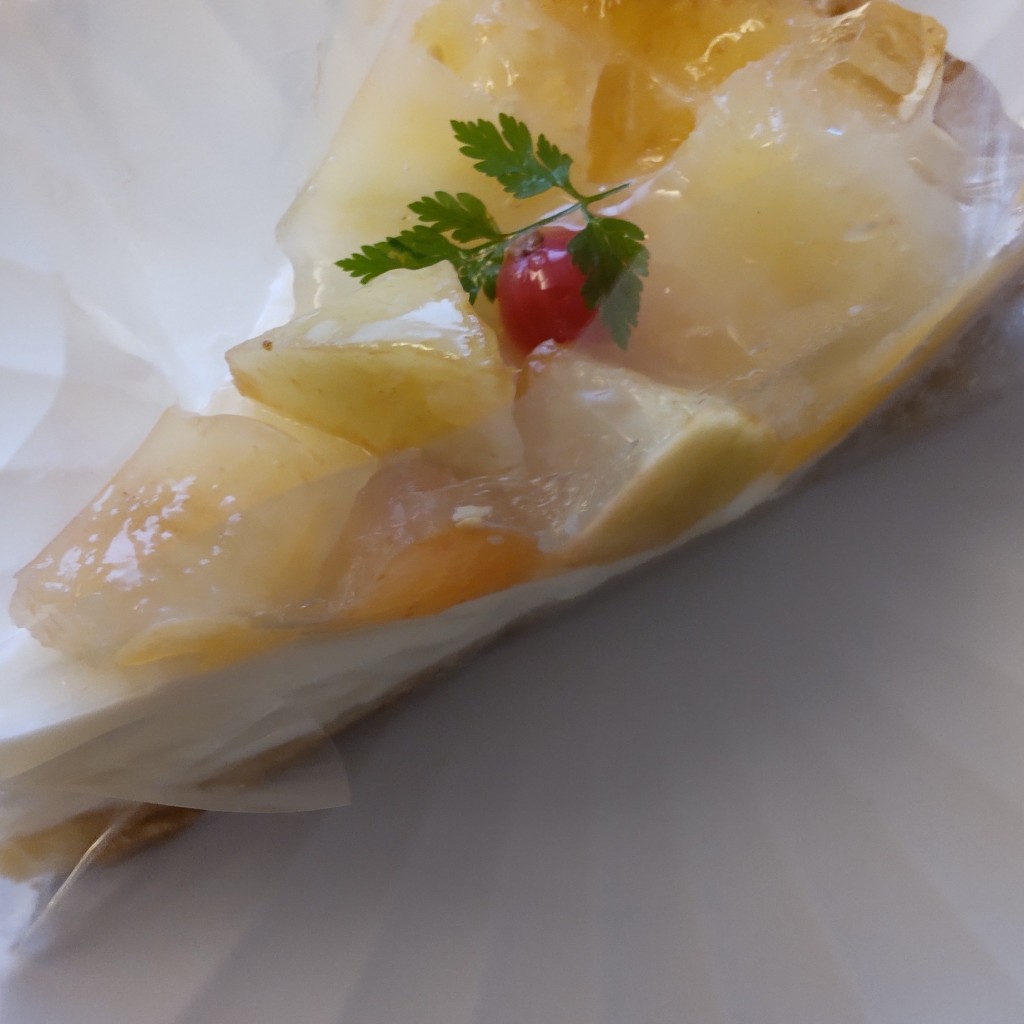 ユーザーが投稿した桃と赤肉メロンのパニエの写真 - 実際訪問したユーザーが直接撮影して投稿した錦町カフェフルーツピークス エキュート大宮店の写真
