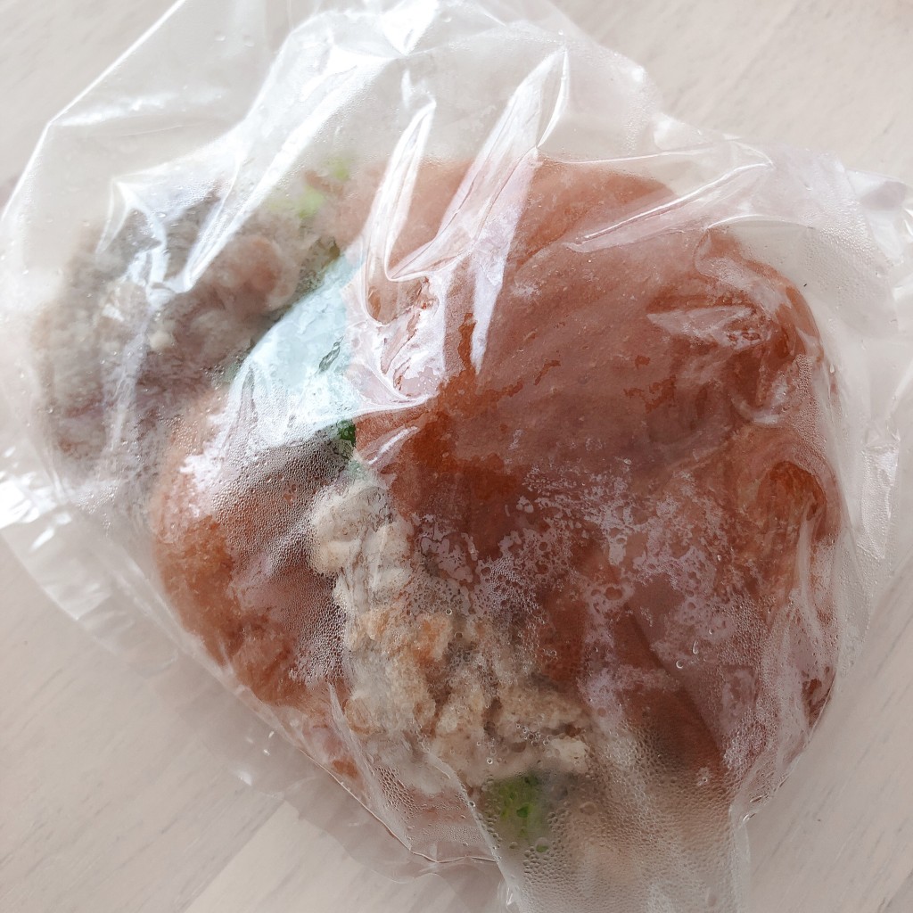 ユーザーが投稿した唐揚げサンド(塩だれソース)の写真 - 実際訪問したユーザーが直接撮影して投稿した松宮台ベーカリーパンヤ パパパンの写真