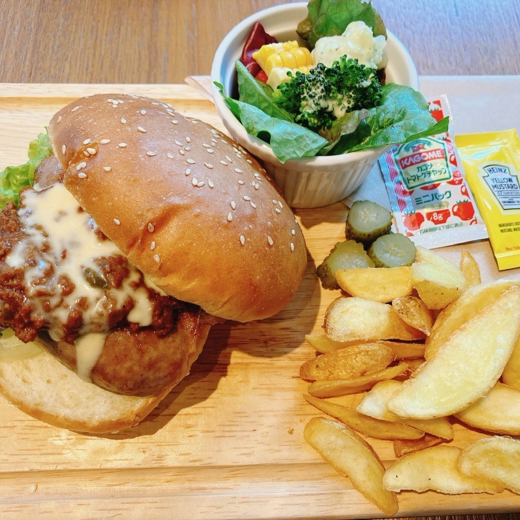 ユーザーが投稿したH Burger セットの写真 - 実際訪問したユーザーが直接撮影して投稿した豊洲カフェロイヤル ガーデン カフェ&タバーンの写真