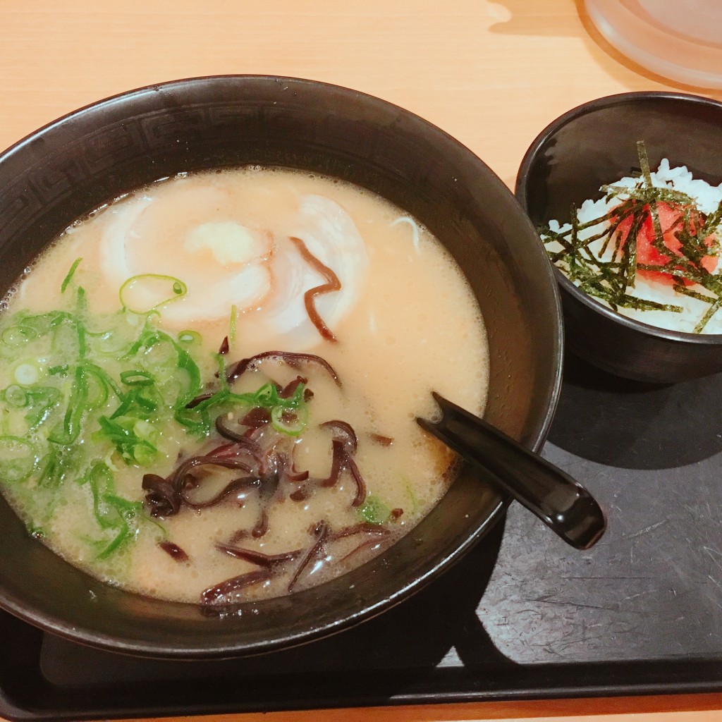 ユーザーが投稿したラーメン+明太子丼の写真 - 実際訪問したユーザーが直接撮影して投稿した渡辺通ラーメン専門店博多だるま 総本店の写真