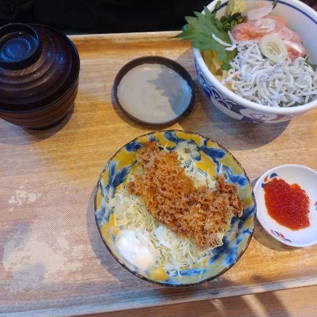 ユーザーが投稿した日替丼+フライの写真 - 実際訪問したユーザーが直接撮影して投稿した新都心定食屋築地食堂源ちゃんさいたま新都心店の写真