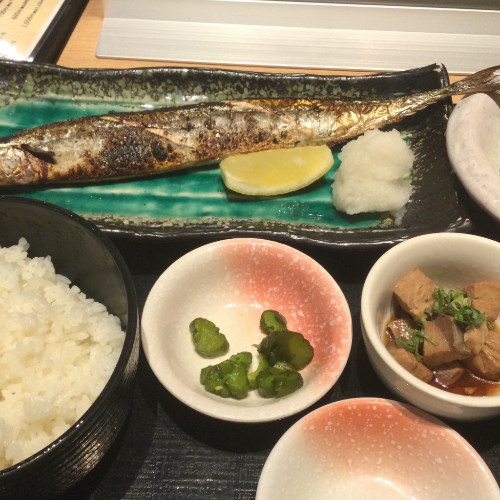 ユーザーが投稿した秋刀魚 刺身定食の写真 - 実際訪問したユーザーが直接撮影して投稿した亀沢居酒屋両国八百八町 花の舞 江戸東京博物館前店の写真