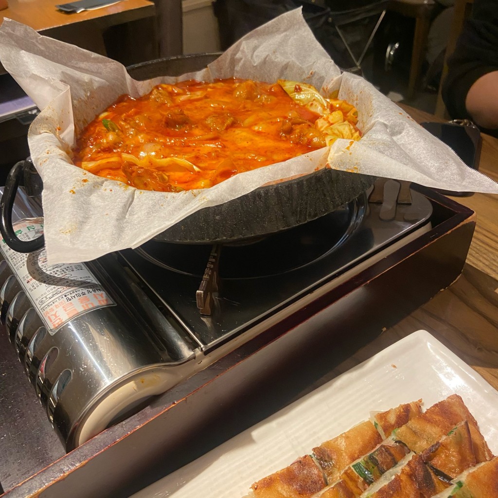 ユーザーが投稿したチーズタッカルビの写真 - 実際訪問したユーザーが直接撮影して投稿した丸の内韓国料理妻家房 丸の内オアゾ店の写真