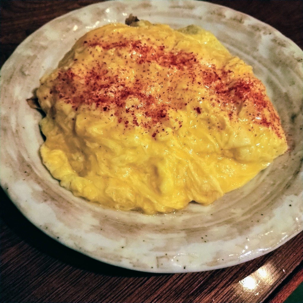 ユーザーが投稿した半熟卵乗せ辛味噌チャーハンの写真 - 実際訪問したユーザーが直接撮影して投稿した北二十八条東中華料理菜根譚の写真