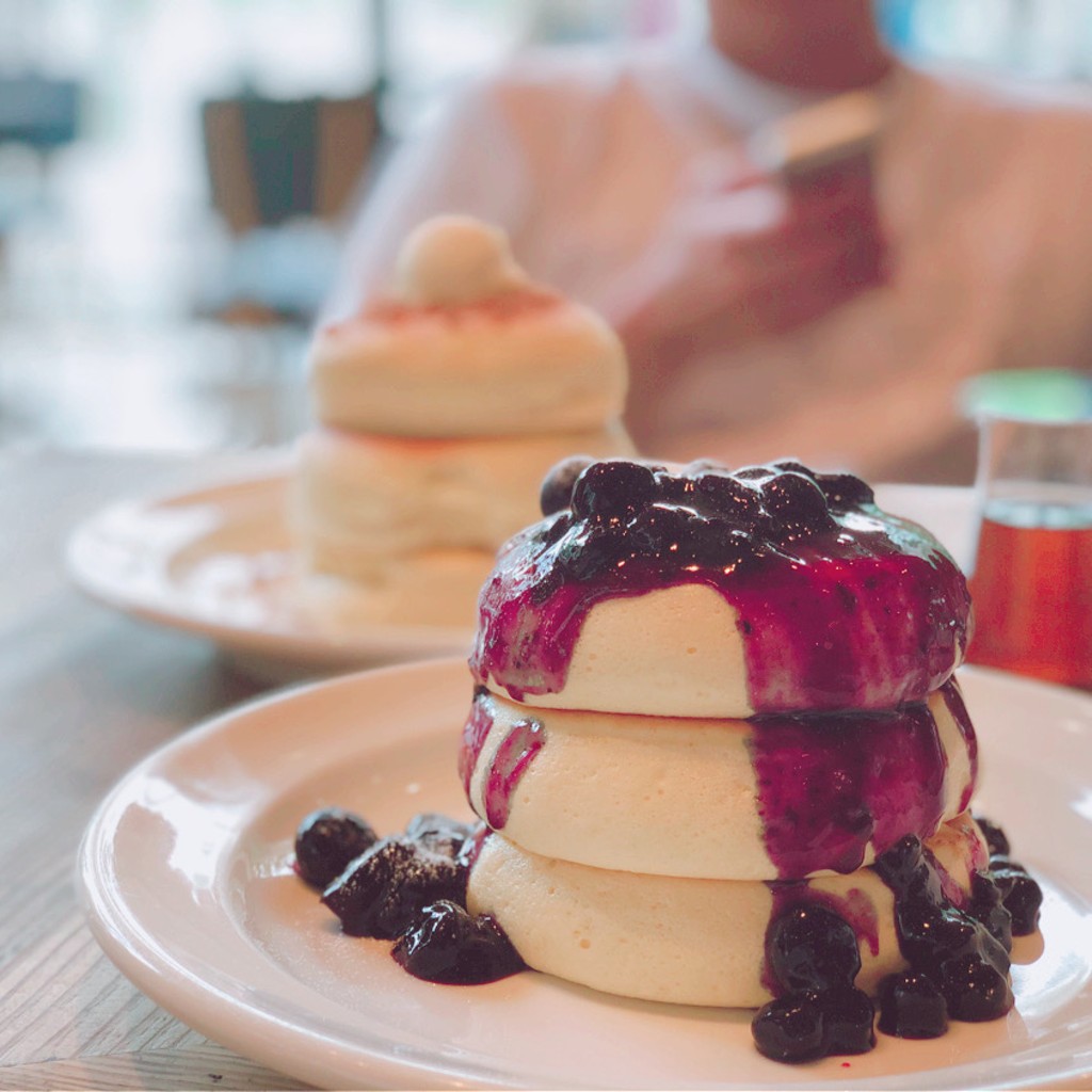 ユーザーが投稿したブルーベリーパンケーキ標1200の写真 - 実際訪問したユーザーが直接撮影して投稿したみなとみらいカフェMerengue みなとみらい店の写真