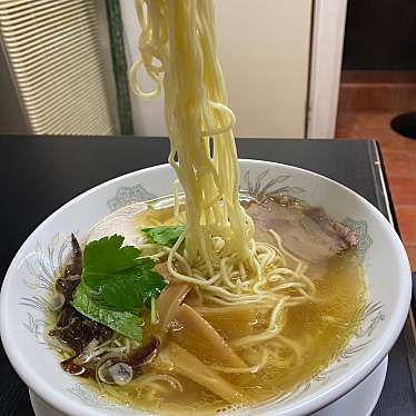 実際訪問したユーザーが直接撮影して投稿した出作町ラーメン専門店香り立つ鶏だしラーメン・唐揚げ 鶏つよしの写真