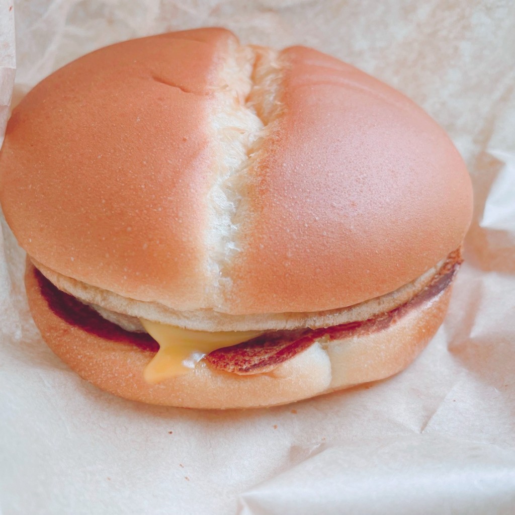 ユーザーが投稿したチーズバーガーの写真 - 実際訪問したユーザーが直接撮影して投稿した殿川町ハンバーガーファーストキッチン サンリブ苅田店の写真