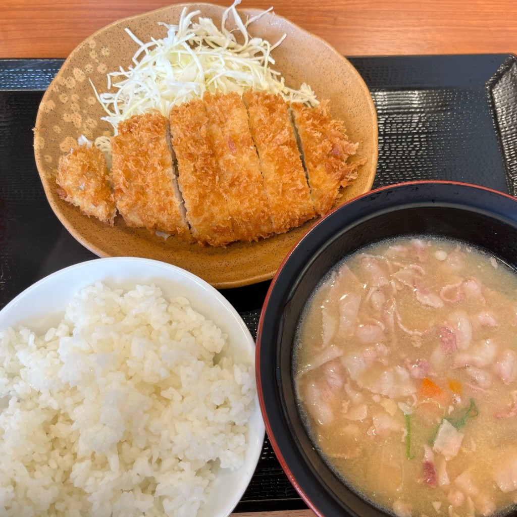 ユーザーが投稿したとん汁定食(ロースカツ)の写真 - 実際訪問したユーザーが直接撮影して投稿した北野四条とんかつかつや 札幌清田店の写真