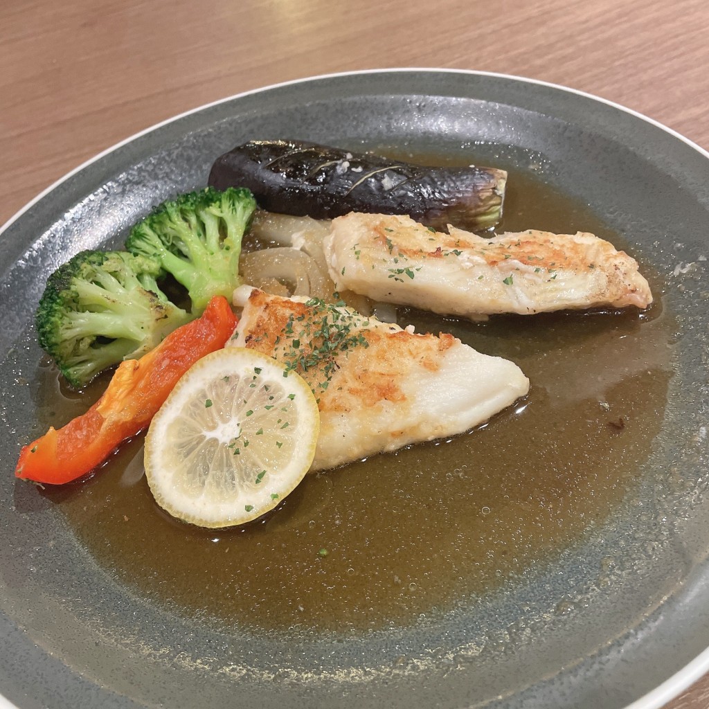 ユーザーが投稿した白身魚のグリル 和風バターソースの写真 - 実際訪問したユーザーが直接撮影して投稿した南幸洋食バケット 横浜ジョイナス店の写真