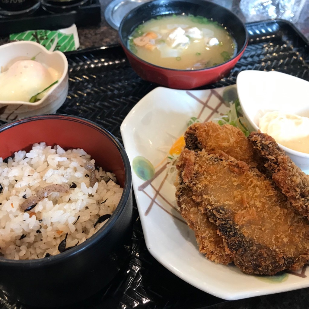 ユーザーが投稿した日替わり定食790円の写真 - 実際訪問したユーザーが直接撮影して投稿した小郡御幸町回転寿司回転寿したかくらの写真