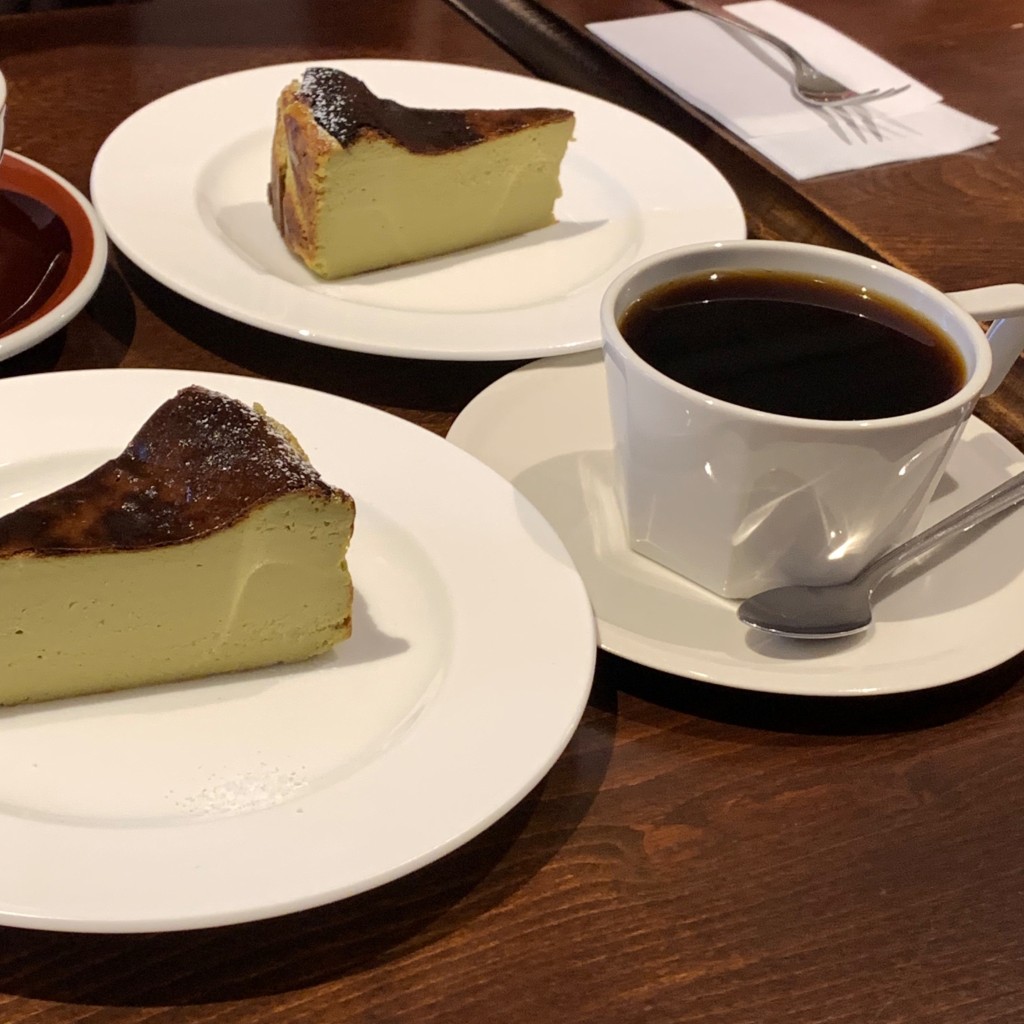ユーザーが投稿したピスタチオ バスクチーズの写真 - 実際訪問したユーザーが直接撮影して投稿した片山町カフェコリナコーヒーの写真