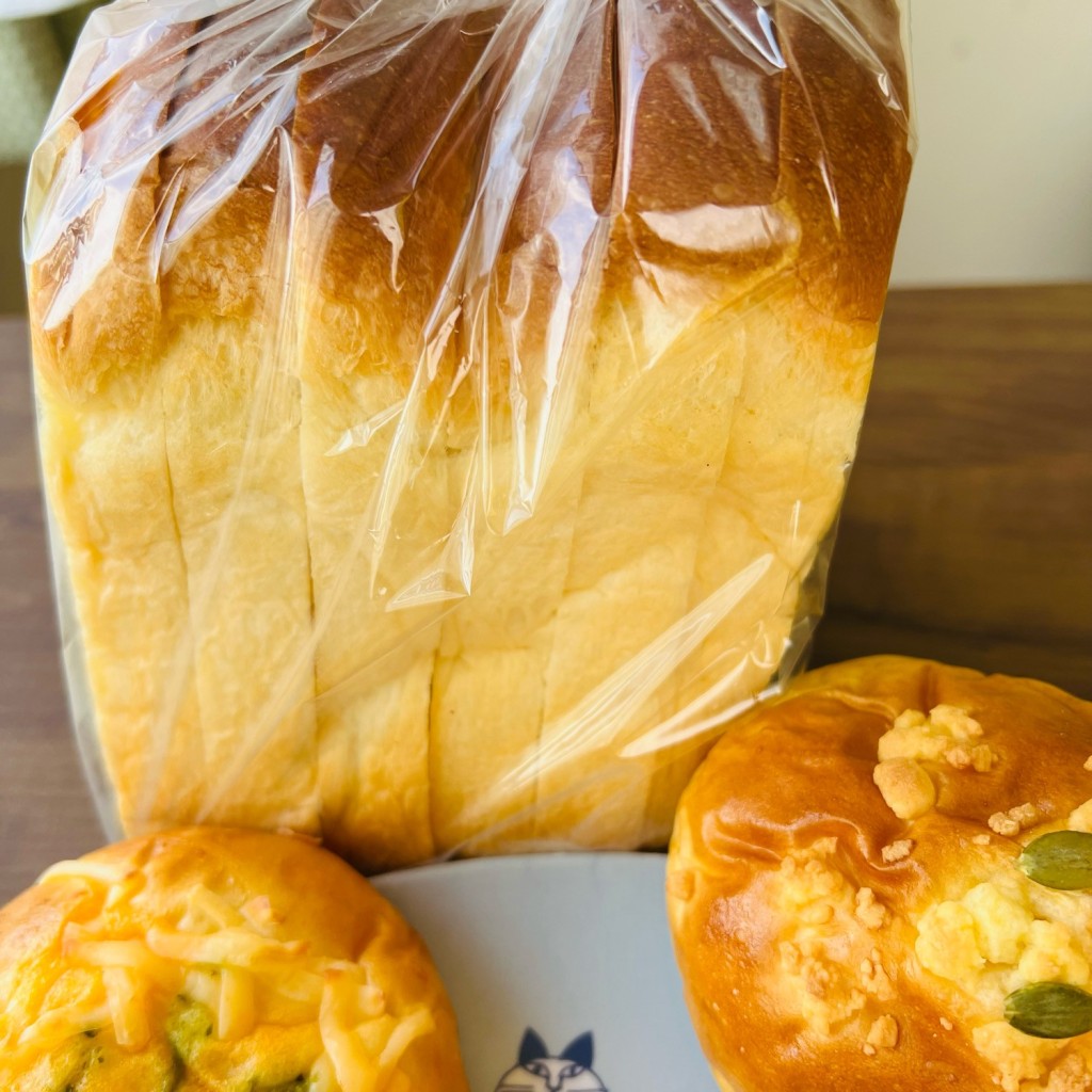 ユーザーが投稿したイギリス食パンの写真 - 実際訪問したユーザーが直接撮影して投稿した栄町ベーカリー手づくりパンとケーキのお 店toi toi toiの写真