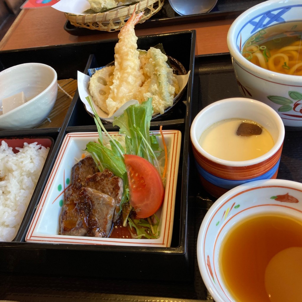 ユーザーが投稿した牡蠣天(3)鍋焼きうどんの写真 - 実際訪問したユーザーが直接撮影して投稿した名駅南ファミリーレストラン和食さと 水主町店の写真