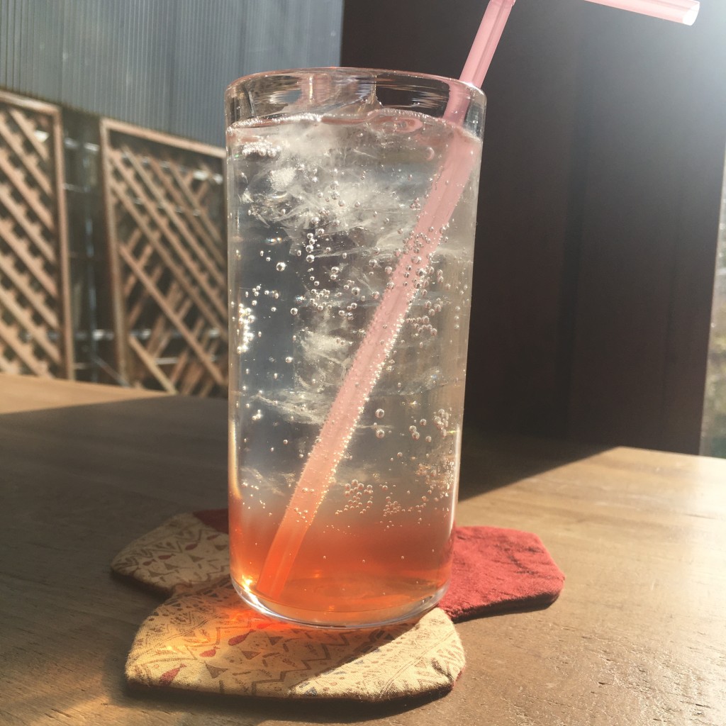 ユーザーが投稿したシソジュース(青)ソーダ割の写真 - 実際訪問したユーザーが直接撮影して投稿した沼保カフェハーブと喫茶 HYGGEの写真