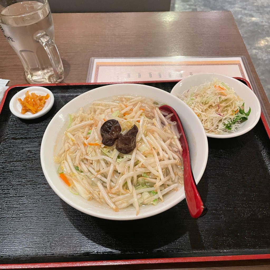 ユーザーが投稿した4.たっぷり野菜ラーメンの写真 - 実際訪問したユーザーが直接撮影して投稿した千住居酒屋マルヤス酒場 北千住店の写真