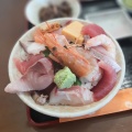 海鮮丼 - 実際訪問したユーザーが直接撮影して投稿した貝渕魚介 / 海鮮料理栄家の写真のメニュー情報