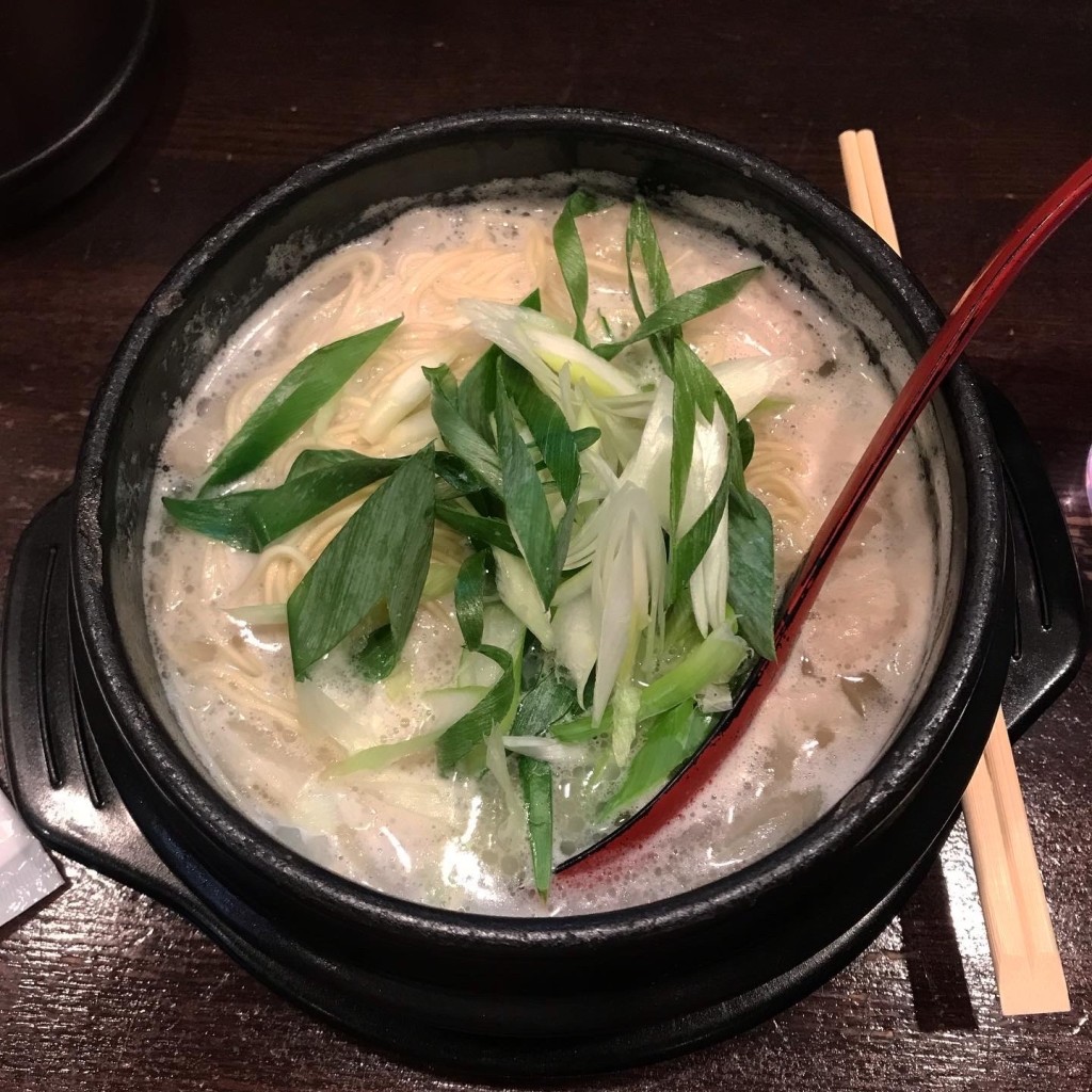 食いしんぼうよっちゃんさんが投稿した曾根崎新地ラーメン専門店のお店8910 北新地店/ハクジュウ キタシンチテンの写真