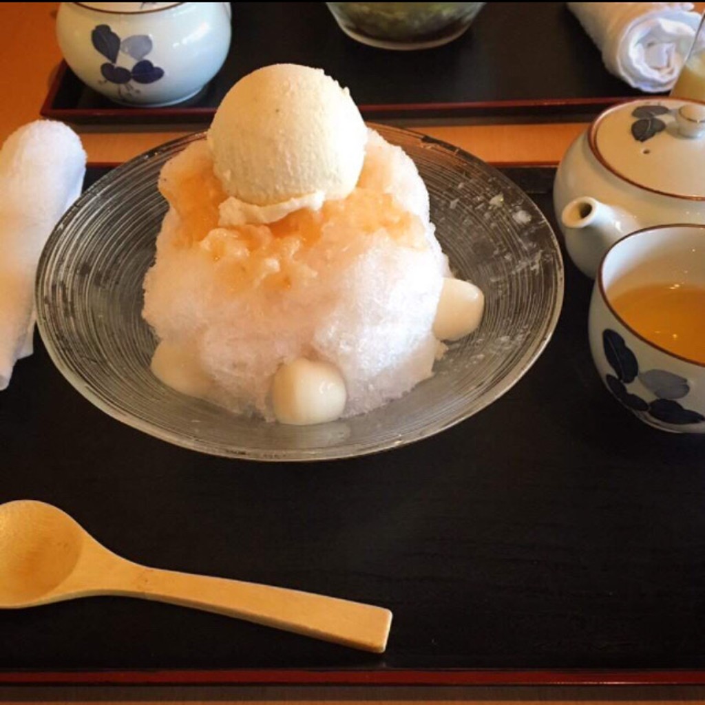 ユーザーが投稿した桃かき氷の写真 - 実際訪問したユーザーが直接撮影して投稿した祇園町南側和カフェ / 甘味処祇園きなな 本店の写真