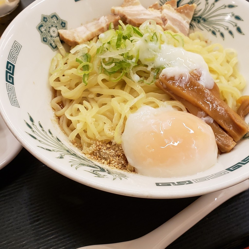 ユーザーが投稿した汁なしラーメン+温玉の写真 - 実際訪問したユーザーが直接撮影して投稿した新宿中華料理日高屋 新宿3丁目店の写真