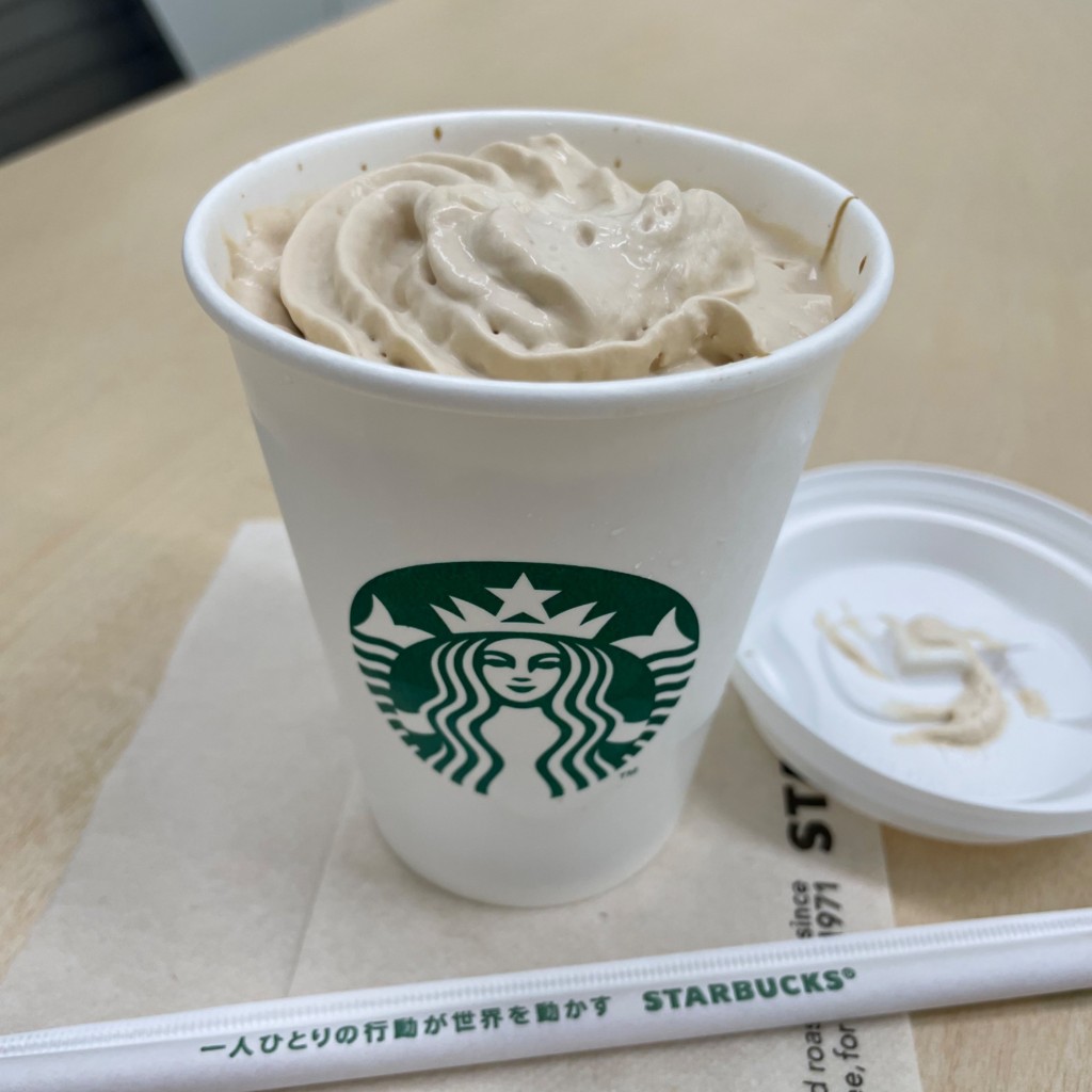 ユーザーが投稿したコーヒー&クリームラテの写真 - 実際訪問したユーザーが直接撮影して投稿した中瀬カフェスターバックスコーヒー 幕張WBG店の写真