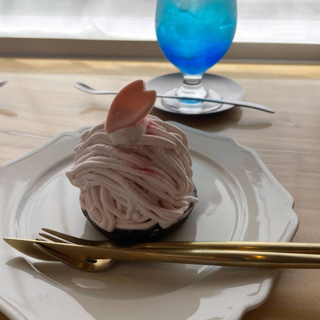 ユーザーが投稿した桜苺モンブランの写真 - 実際訪問したユーザーが直接撮影して投稿した麦田町カフェWHITE coffee roasteryの写真
