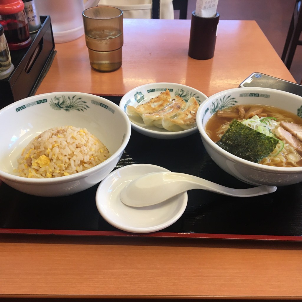 ユーザーが投稿した半麺+半チ+3餃の写真 - 実際訪問したユーザーが直接撮影して投稿した新川町中華料理日高屋 東久留米東口店の写真