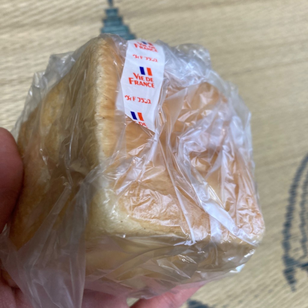 ユーザーが投稿した贅沢な食パン(プチ)の写真 - 実際訪問したユーザーが直接撮影して投稿した大倉山ベーカリーVIE DE FRANCE Cafe 大倉山店の写真
