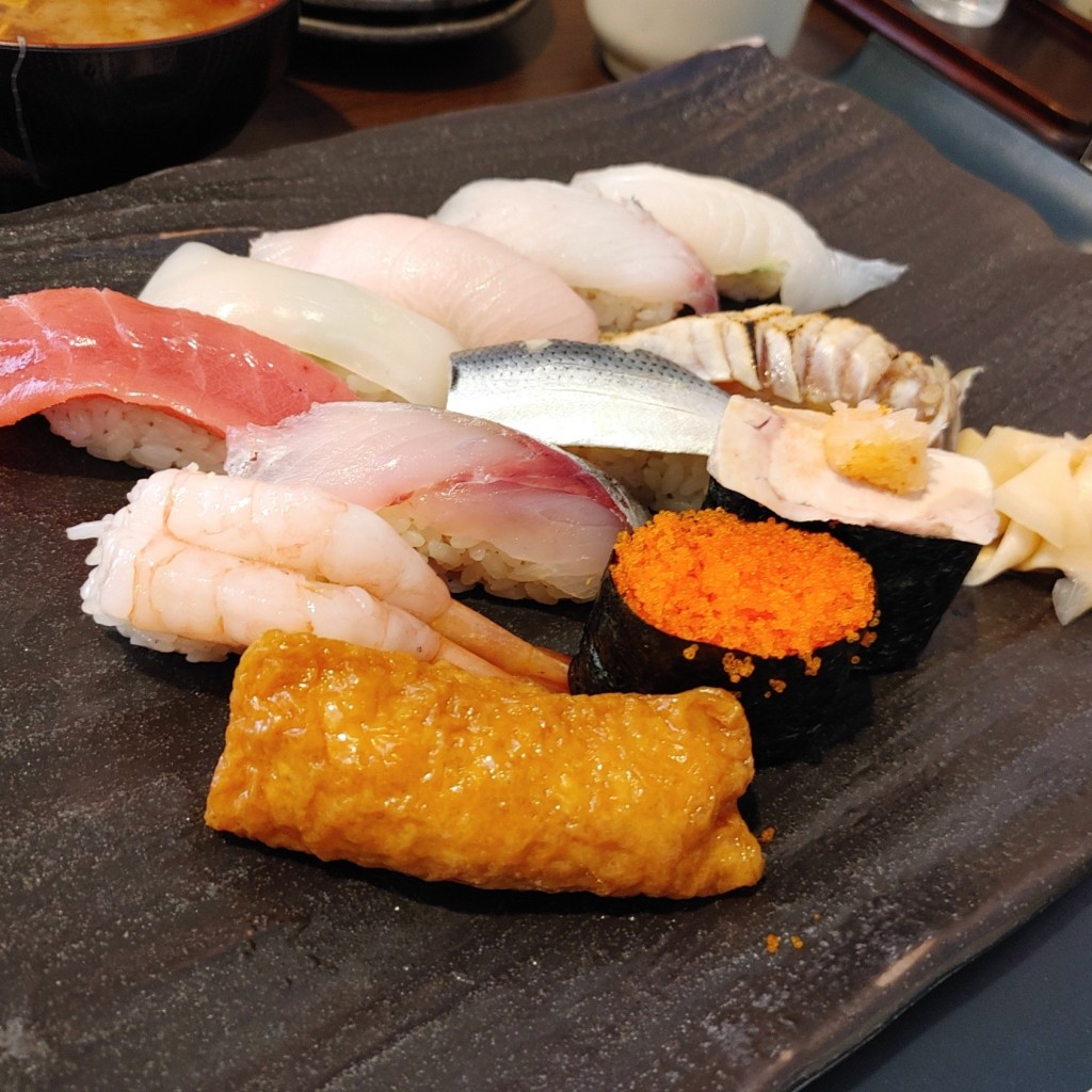 ユーザーが投稿したおまかせ12貫ランチの写真 - 実際訪問したユーザーが直接撮影して投稿した牡丹山寿司鮨家むらさきの写真