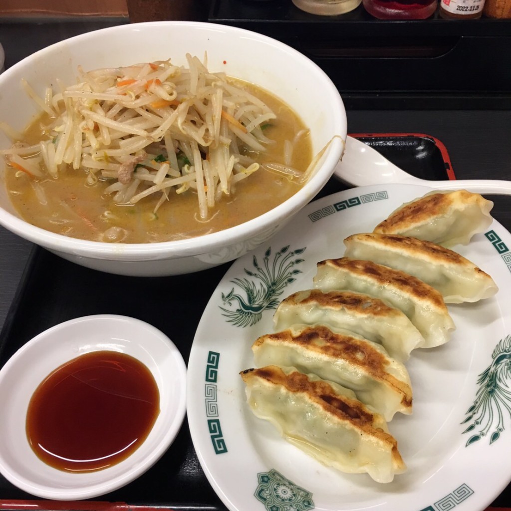 ユーザーが投稿した味噌ラーメンと餃子セットの写真 - 実際訪問したユーザーが直接撮影して投稿した栄町中華料理日高屋 川口駅西口店の写真