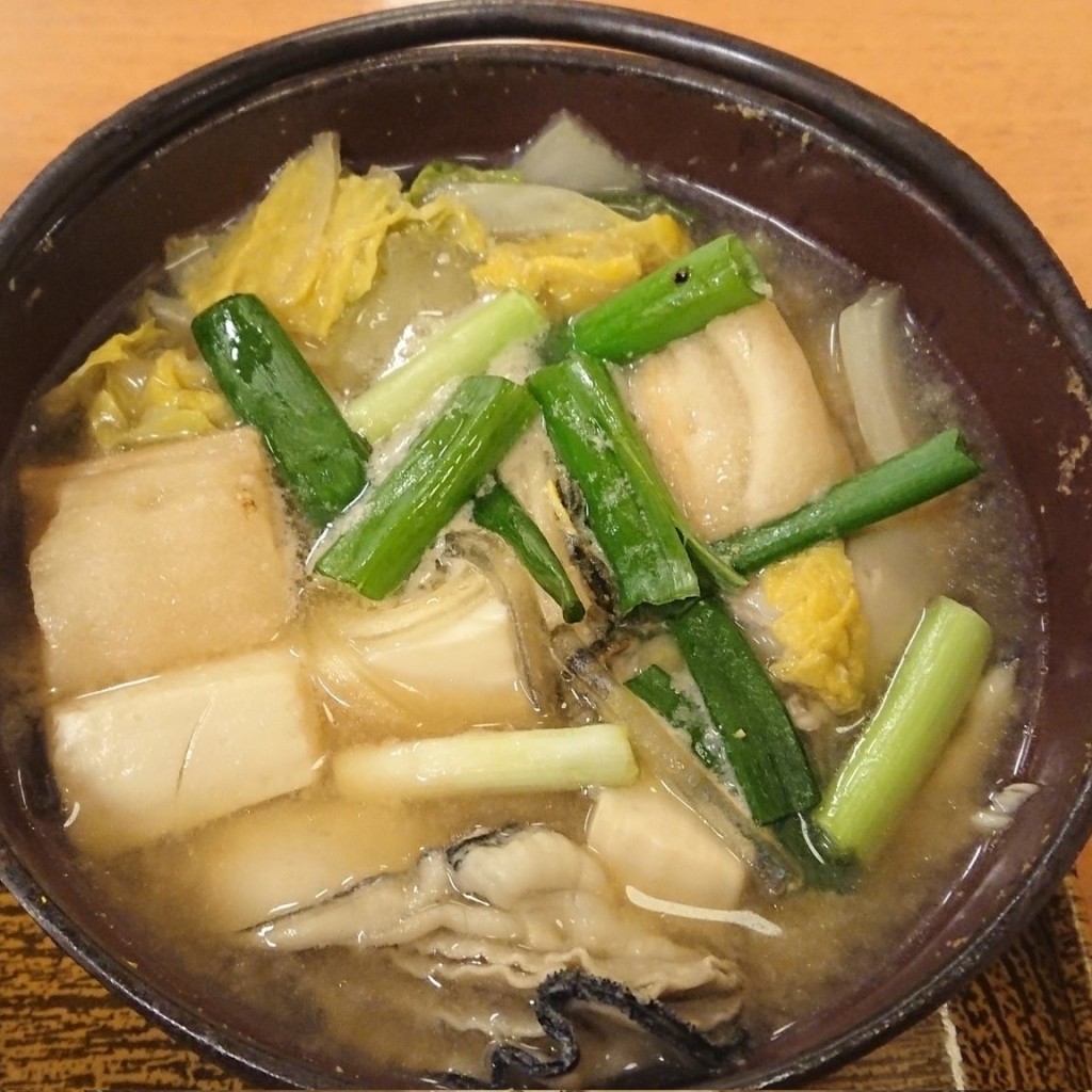 ユーザーが投稿した牡蠣の味噌鍋の写真 - 実際訪問したユーザーが直接撮影して投稿した服部豊町定食屋おかだやの写真