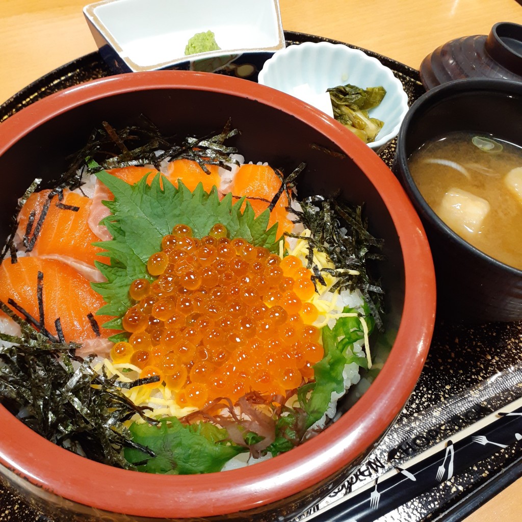 ユーザーが投稿したイクラ丼の写真 - 実際訪問したユーザーが直接撮影して投稿した大塚和食 / 日本料理みはらし亭の写真