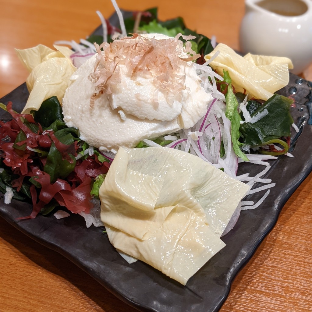 ユーザーが投稿した豆腐サラダの写真 - 実際訪問したユーザーが直接撮影して投稿した竹の塚しゃぶしゃぶかごの屋 竹ノ塚店の写真