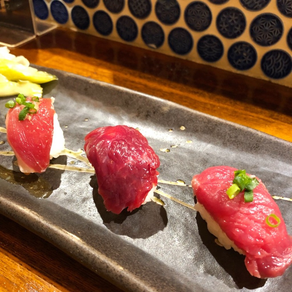 とやぐるめさんが投稿した新宿居酒屋のお店肉寿司/シンジュクサンチョウメ ニクスシの写真