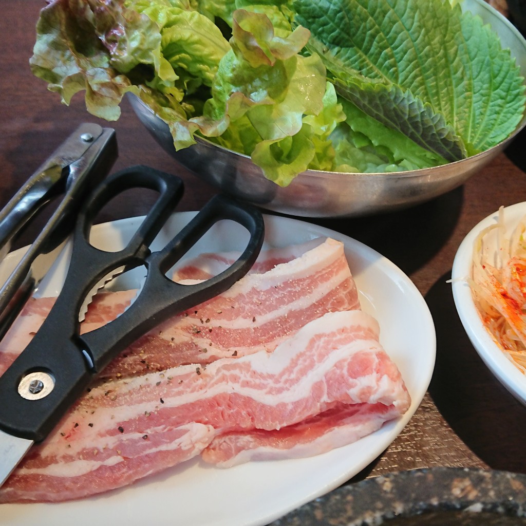ユーザーが投稿した選べるサムギョプサル定食の写真 - 実際訪問したユーザーが直接撮影して投稿した巽中韓国料理コリアンダイニング李朝園 生野店の写真