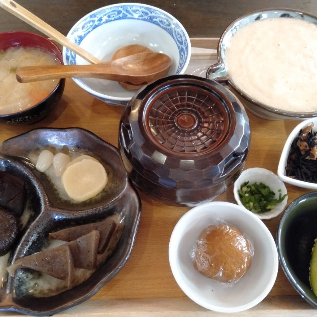 ユーザーが投稿したとろろ定食の写真 - 実際訪問したユーザーが直接撮影して投稿した一宮日本茶専門店太田茶店の写真