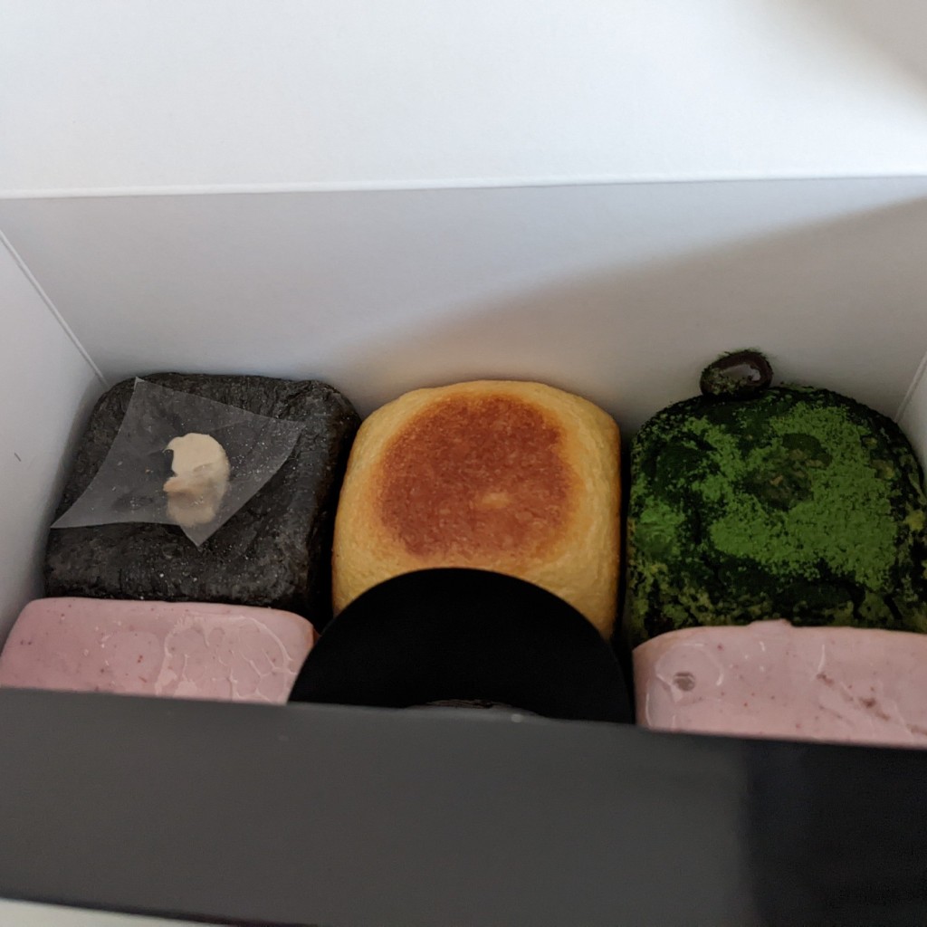 ユーザーが投稿した抹茶大納言箱の写真 - 実際訪問したユーザーが直接撮影して投稿した金城町ベーカリー北海道香熟パン 極みの写真
