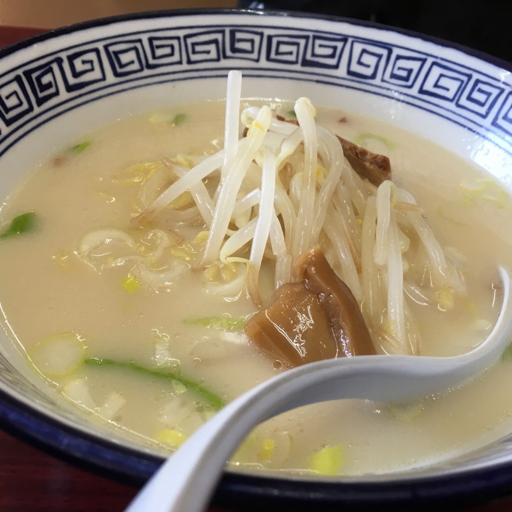 ユーザーが投稿した豚骨ラーメンと天津飯の写真 - 実際訪問したユーザーが直接撮影して投稿した篭屋中華料理本格中華一心の写真