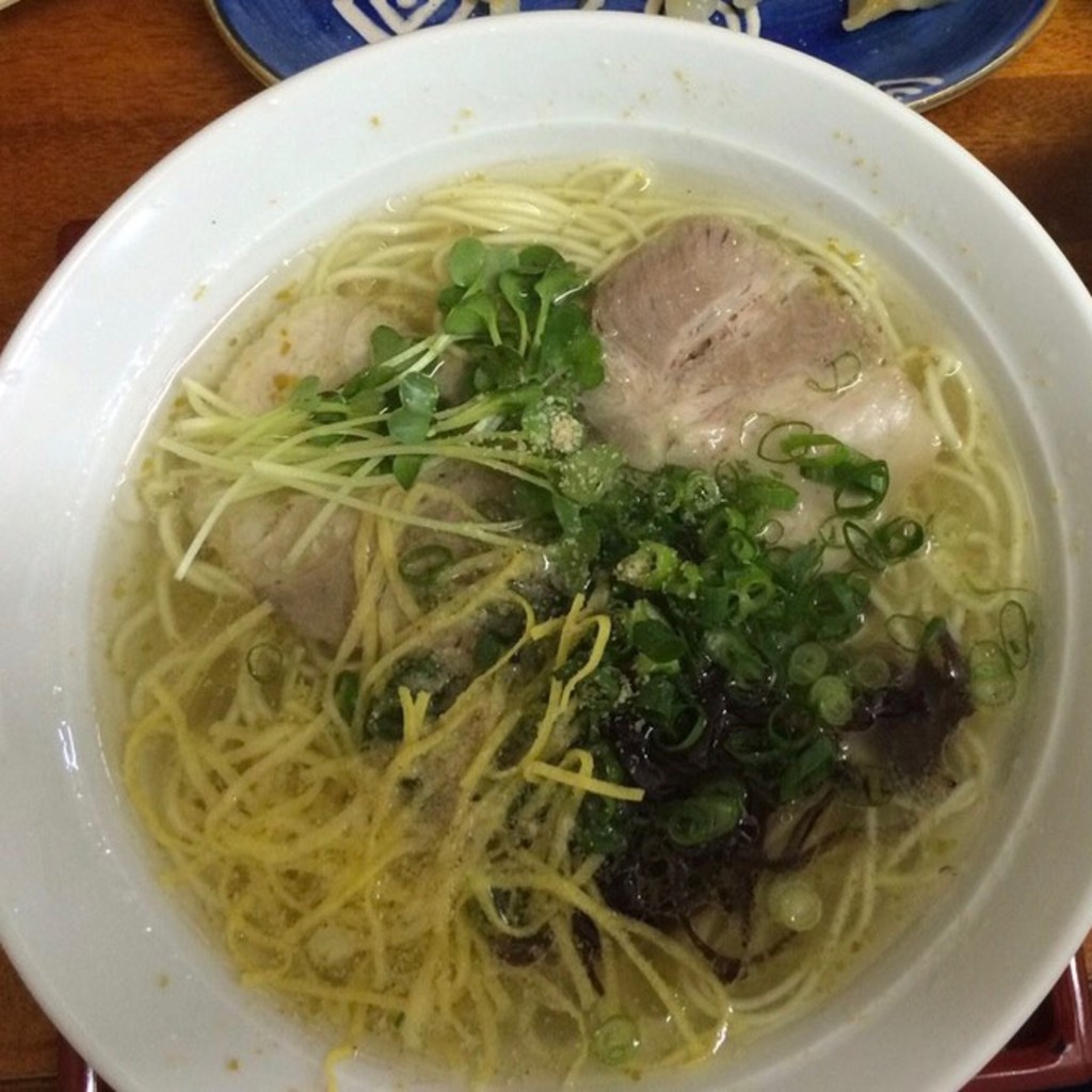 ユーザーが投稿したゆず塩ラーメンの写真 - 実際訪問したユーザーが直接撮影して投稿した佐留志ラーメン / つけ麺須彌亭の写真