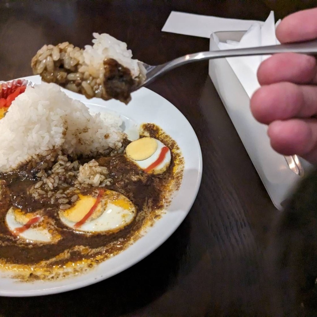 ユーザーが投稿したたまご入りムルギーカレーの写真 - 実際訪問したユーザーが直接撮影して投稿した道玄坂インド料理ムルギーの写真