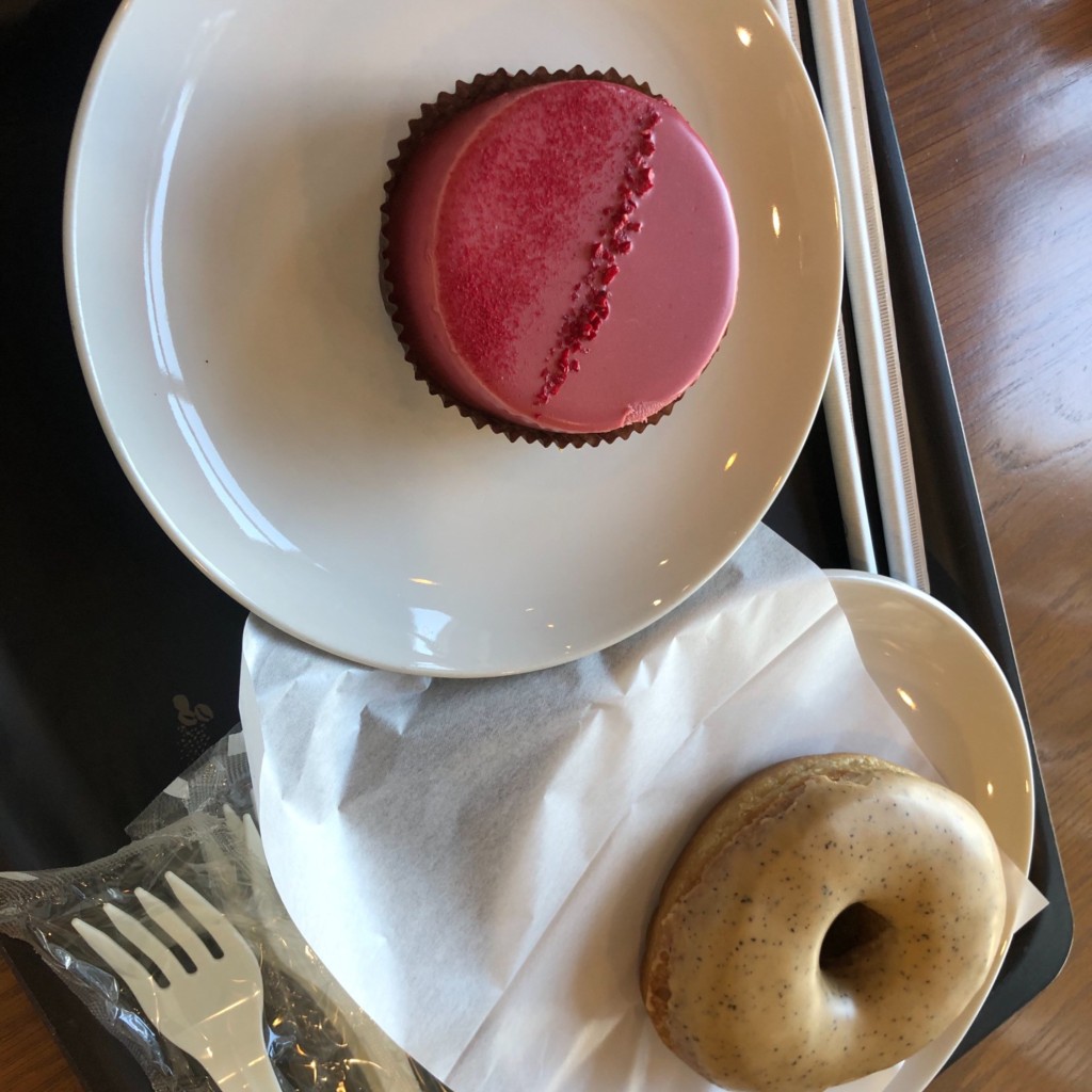 ユーザーが投稿したアールグレイミルククリームドーナツの写真 - 実際訪問したユーザーが直接撮影して投稿した宮町カフェスターバックスコーヒー ララガーデン川口店の写真