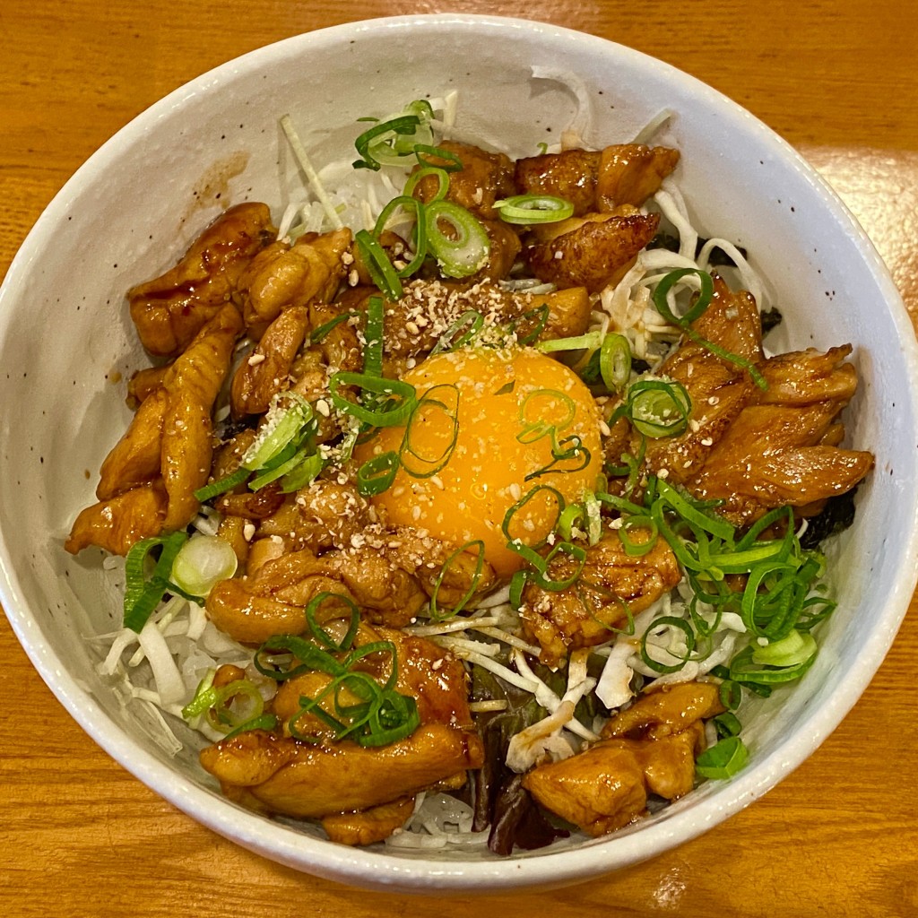 ユーザーが投稿した淡路鶏のたれ焼き丼の写真 - 実際訪問したユーザーが直接撮影して投稿した倉石通焼鳥咲くやの写真