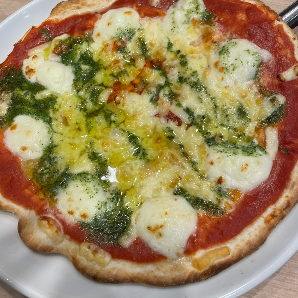 ユーザーが投稿したピザ (マルゲリータ)の写真 - 実際訪問したユーザーが直接撮影して投稿した南柏中央ファミリーレストランガスト 南柏店の写真