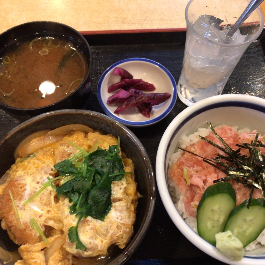 ユーザーが投稿したミニ丼セットの写真 - 実際訪問したユーザーが直接撮影して投稿した富塚居酒屋かわかみの写真