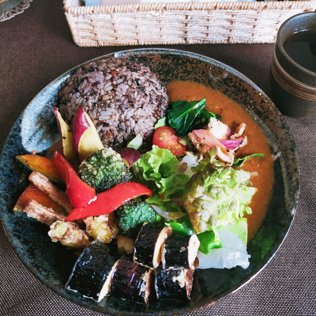 ユーザーが投稿した香食楽カレー/薬米・揚げ野菜の写真 - 実際訪問したユーザーが直接撮影して投稿した上目黒カレー香食楽の写真