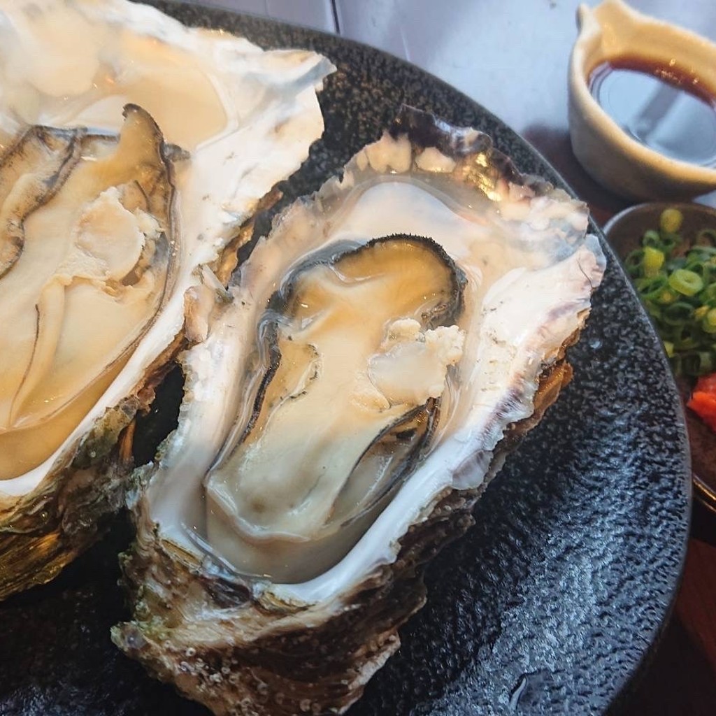 ユーザーが投稿した蒸しカキ650の写真 - 実際訪問したユーザーが直接撮影して投稿した鵠沼石上寿司寿司ダイニング甚伍朗の写真