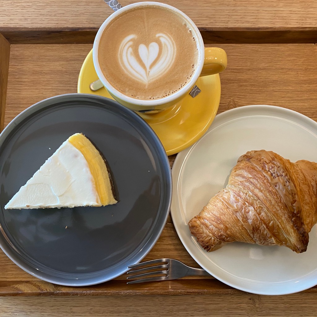 ユーザーが投稿したクロワッサンの写真 - 実際訪問したユーザーが直接撮影して投稿した堀内カフェ三角屋根 パンとコーヒーの写真