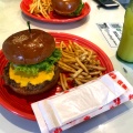 実際訪問したユーザーが直接撮影して投稿した江の島ハンバーガーTEDDY'S BIGGER BURGER HAWAII 江の島フードトラック店の写真