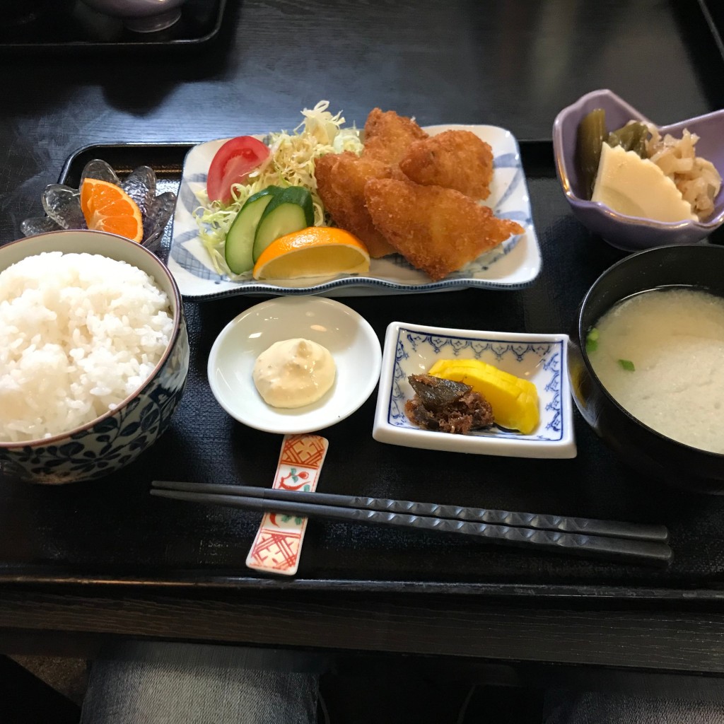 ユーザーが投稿した魚フライ定食の写真 - 実際訪問したユーザーが直接撮影して投稿した三重町寿司磯しんの写真